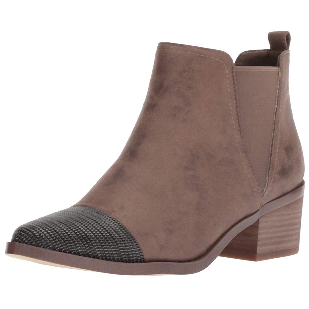 Tan Metal Chain Pointy Toe Western Ankle Booties - Picture 6 of 8